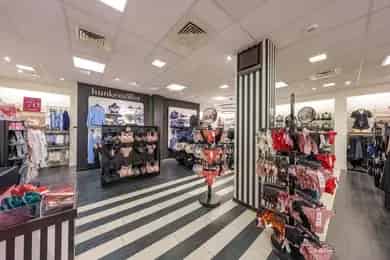 170m2 Winkelruimte te Koop Alkmaar Winkelcentrum De Mare