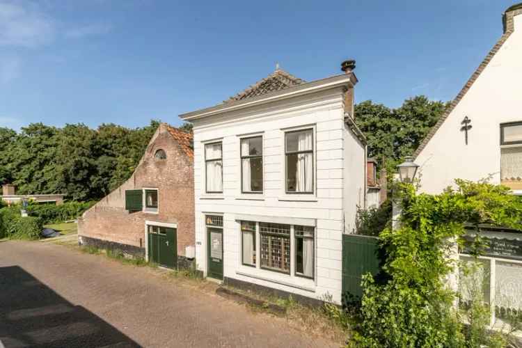 Huis te koop Brielle Monumentale woning met atelier en werkplaats