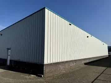 Staalconstructie met Entresolvloer Lift en Installaties