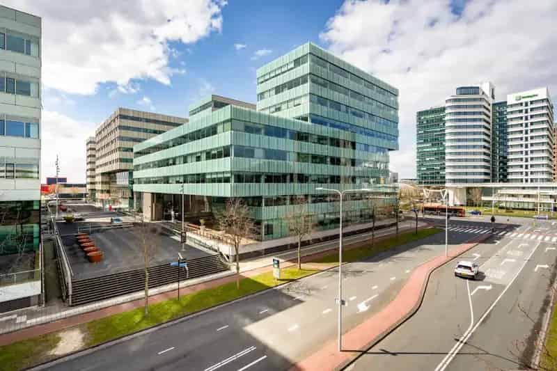 Modern Kantoorpand Amsterdam Zuidoost 12000m2
