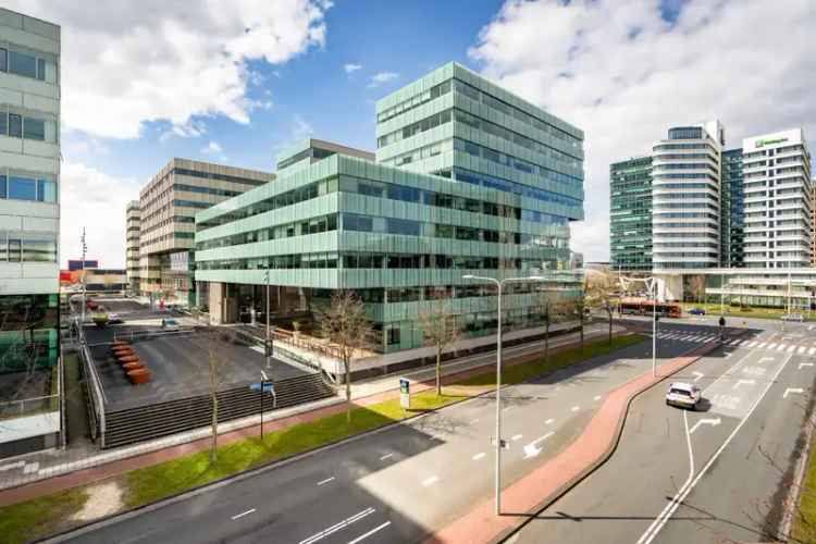 Modern Kantoorpand Amsterdam Zuidoost 12000m2