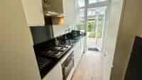 Gemeubileerd 2 Slaapkamer Appartement met Tuin