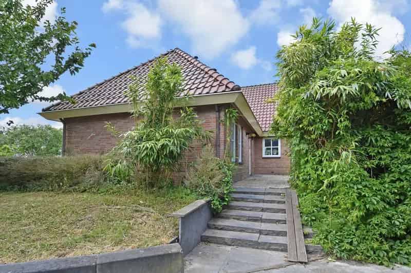 Vrijstaande woning Bleiswijk Ruime tuin Dubbele garage