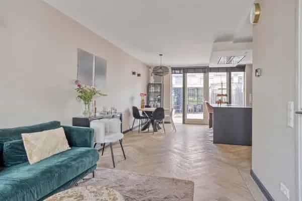 Huis Abbenbroekstraat Zaandam: Ruime gezinswoning met tuin
