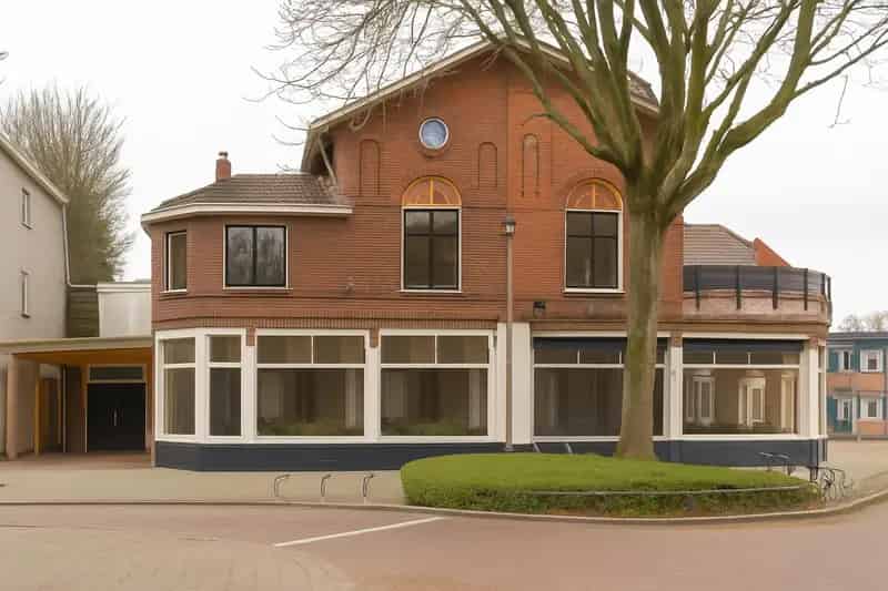 Huis te koop Bussum Centrum: Winkel-Woonhuis 252m²