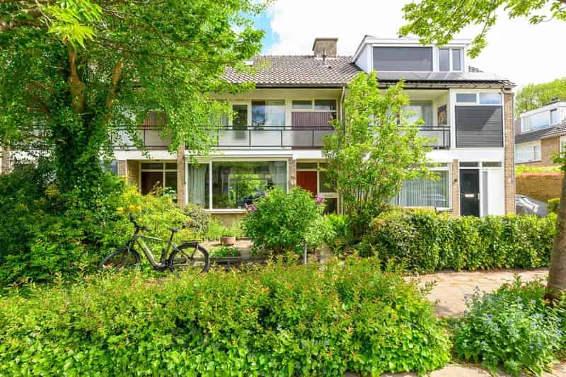 Gezinswoning Leidschendam Nabij Winkels Scholen en Natuur