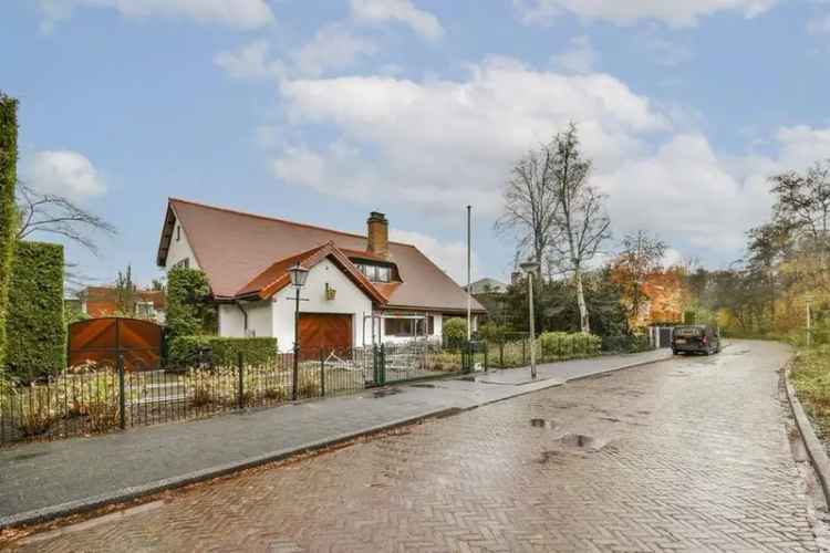 Villa met Zwembad nabij Amsterdamse Bos