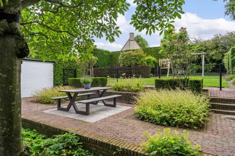 Luxe villa Rhenen 9 kamers 288m2 grote tuin