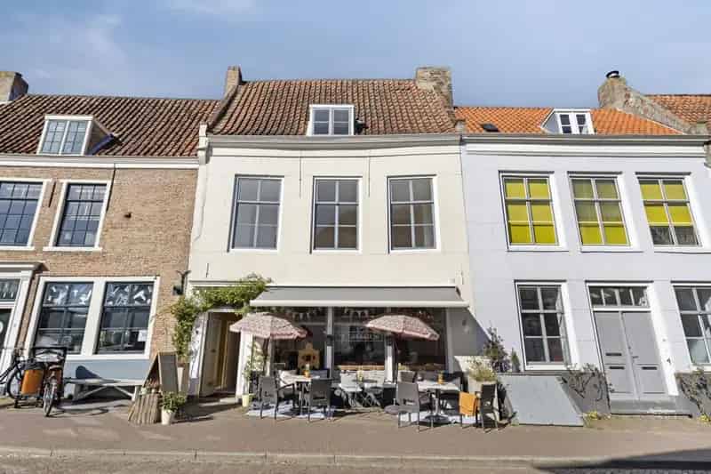 Middelburg Sint Janstraat Maisonnette met Verhuurde Kindercafee