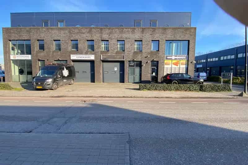 Bedrijfshal Zaandam | Zoek bedrijfshallen te koop: Sluispolderweg 11-a2 1505 HJ Zaandam 