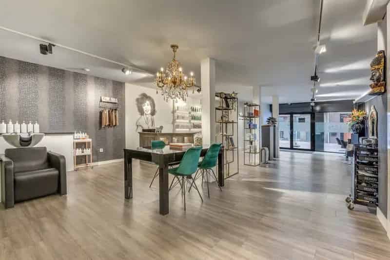 Winkelruimte met Bovenwoning te Koop in Huissen