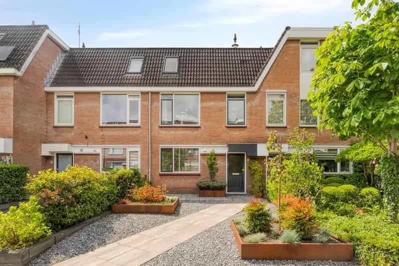 Huis Te Koop , 4, Tuinfluiter, Sommelsdijk, Zuid-Holland
