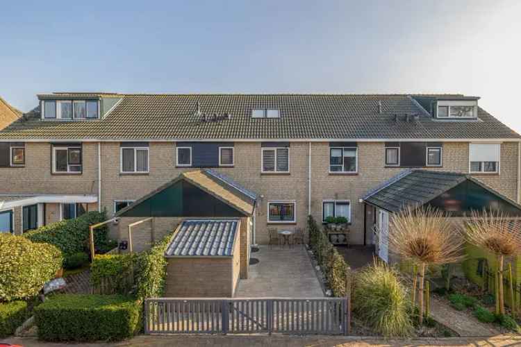 Huis te koop Zevenhuizen 3 slaapkamers tuin aan het water