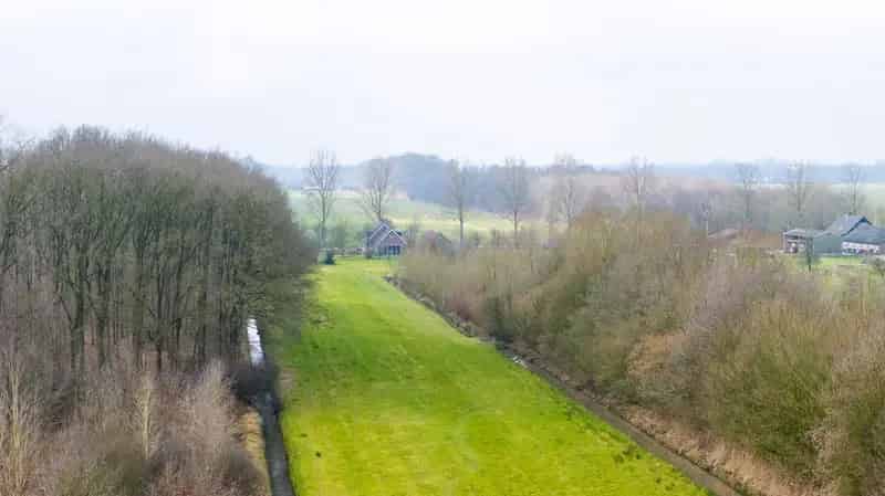 Vrijstaande gezinswoning 3 slaapkamers 2 badkamers 4 hectare grond Langbroek