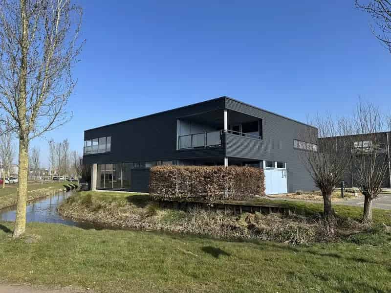 Woonwerkvilla Akkrum: Ruime Kantoorruimte & Comfortabele Woning