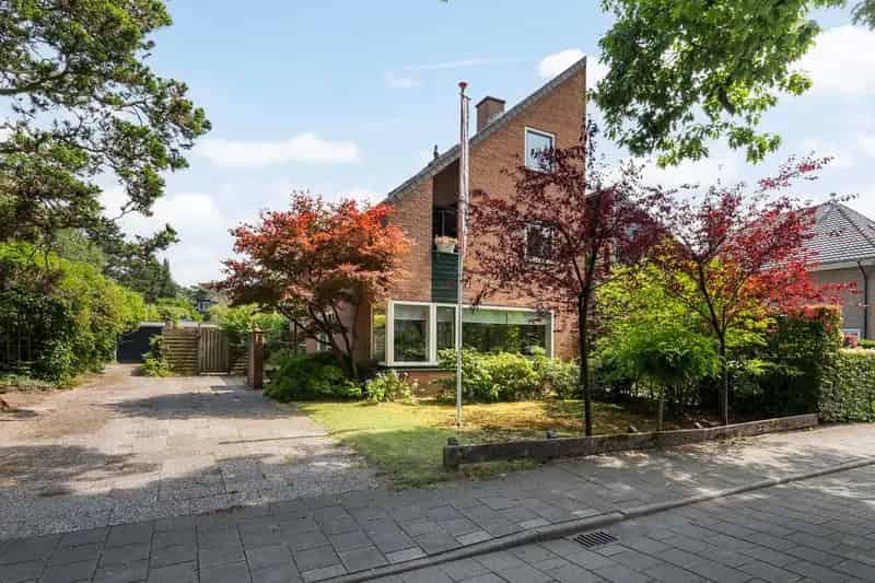 Huis te koop Jachtlaan Apeldoorn 4 slaapkamers zonnige tuin