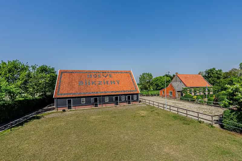 HOEVE DIJKZICHT Paardenliefhebbers 7 Boxen 21 hectare Zeeland