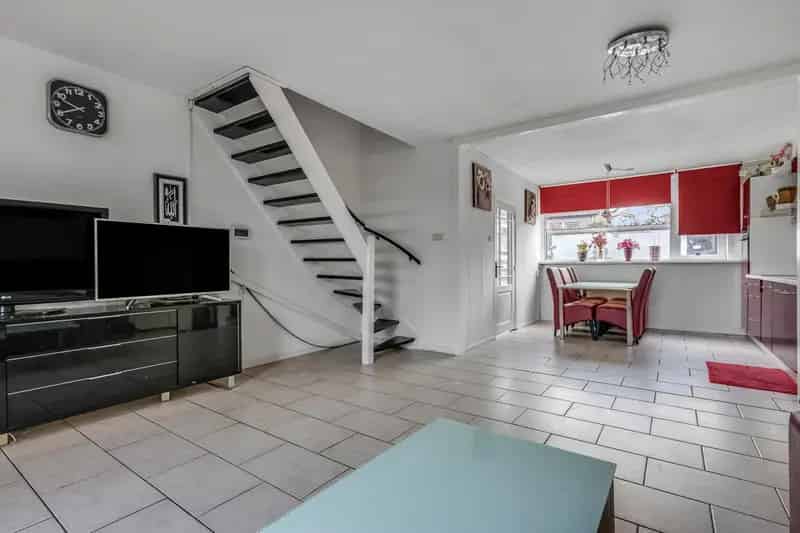 Ruime Tussenwoning 4 Slaapkamers Zonnige Tuin Tiel
