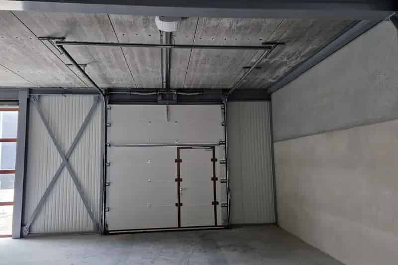 Bedrijfshal Zwaag 220m2 te koop duurzaam