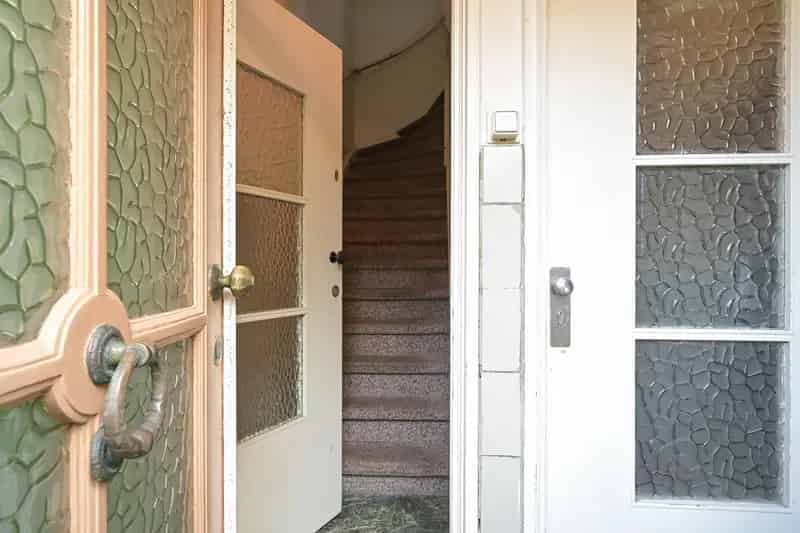 Te renoveren bovenhuis Bezuidenhout 87m2 2 slaapkamers