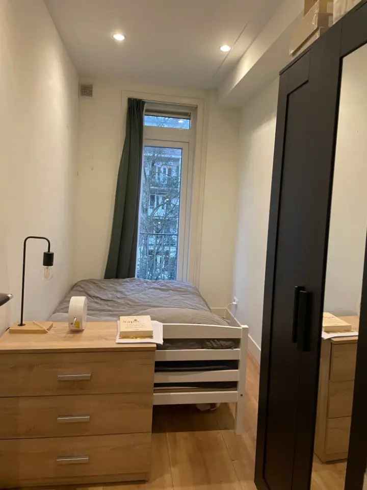 Nice room in De Pipj, 2-min walk to metro 