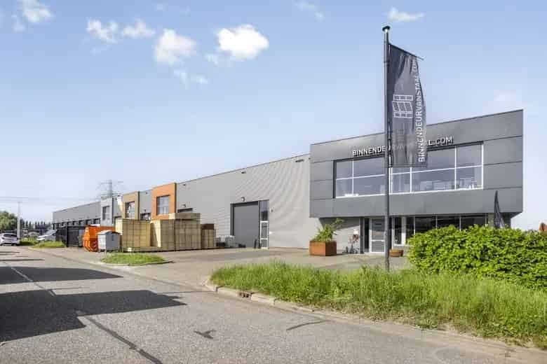 568 m2 bedrijfsruimte te koop in Dordrecht