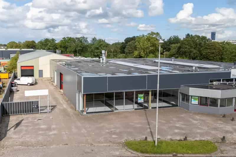 Bedrijfshal Leeuwarden te koop Showroom Kantoor