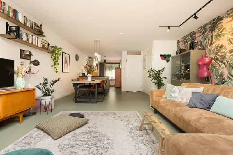 Amsterdam West: Ruime 6-kamer Familiewoning met Tuin en Dakterras