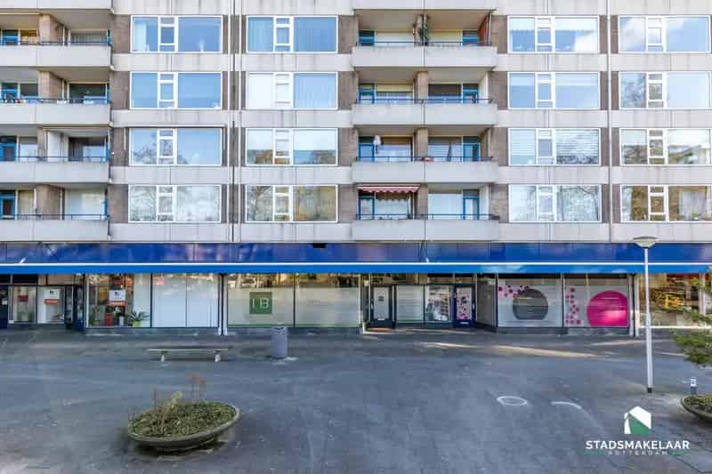 Winkel te huur Rotterdam Het Lage Land 168m2