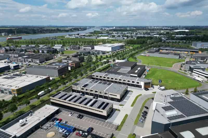 Bedrijfshal Dordrecht 142m2 te huur Dordtse Kil