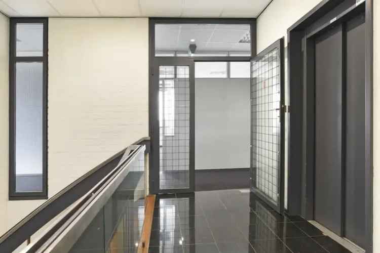 Kantoorruimte Amsterdam Westpoort 273m²