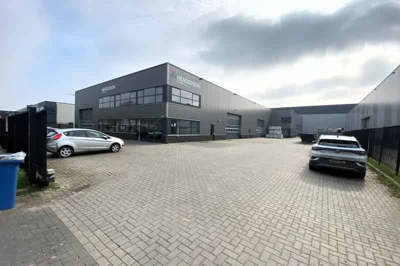 Bedrijfshal te Huur Zeewolde 2000m2