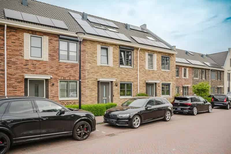 Luxe woning Spijkenisse 4 slaapkamers instapklaar