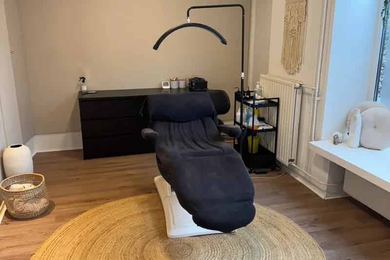 Beleggingspand Nuth Centrum - Beautysalon & Ruime Bovenwoning