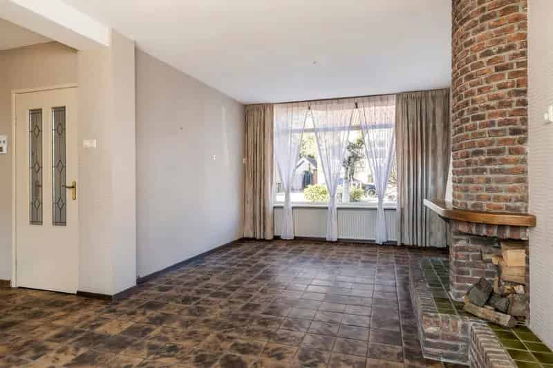 Huis te koop Nijkerk De Ruyterstraat: Ruime hoekwoning met garage