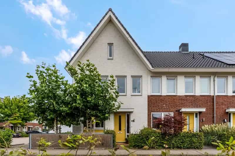Huis te koop Lent: Ruime hoekwoning met 3 slaapkamers en parkzicht