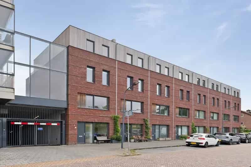 Riante Hoekwoning Haarlem 4 Lagen Tuin Dakterras Parkeerplaats