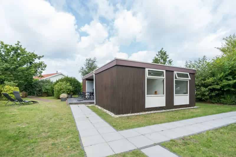 Jaren 60 Bungalow nabij Strand Renesse
