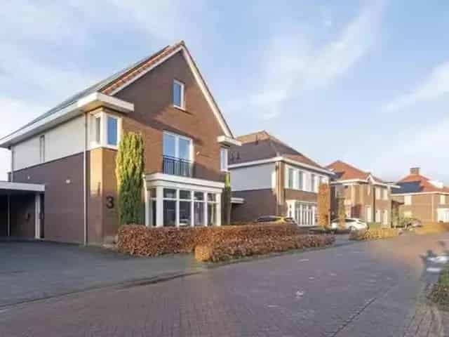 Huis te koop Eindhoven - Ruime woning met 4 slaapkamers