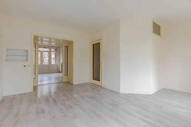 Riante bovenwoning Oud-Mathenesse 4 5 kamers balkon