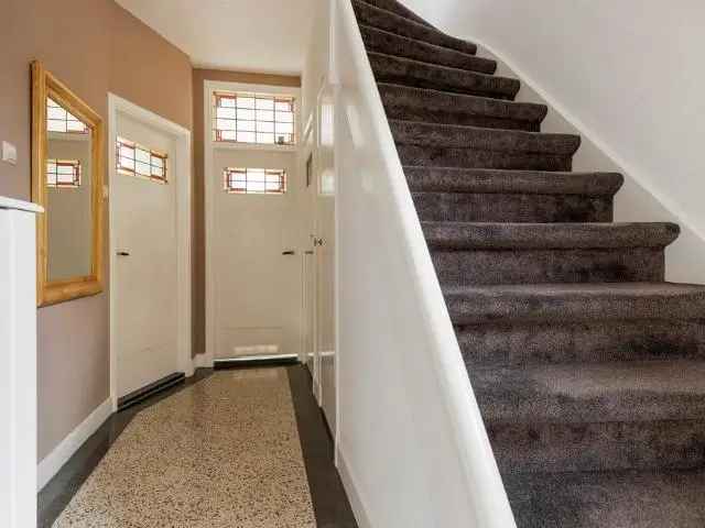 Jaren 30 woning te Voorburg 6 slaapkamers 200m2