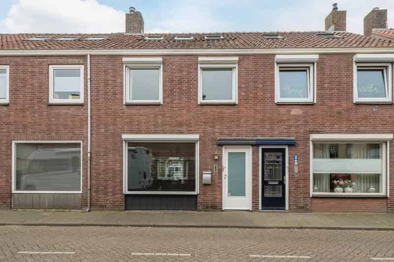 Gemoderniseerde Tussenwoning Oosterhout 4 slaapkamers Stadstuin