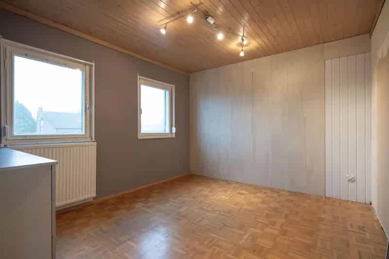 Vrijstaand huis Landgraaf  Royale tuin Garage 3 slaapkamers