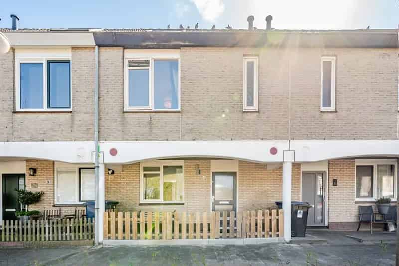 Huis te koop Almere Waterwijk 4 slaapkamers tuin zuidwesten