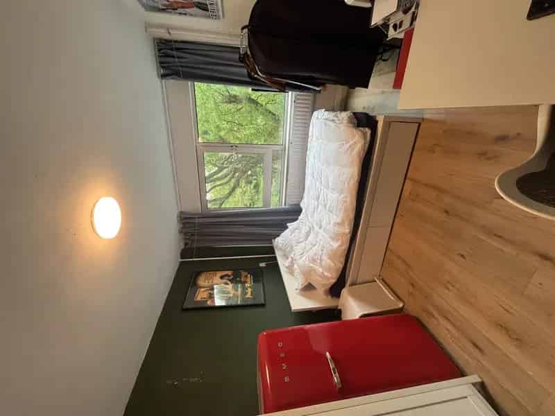 Kamer in huis met 15 huisgenoten - Koel in de zomer