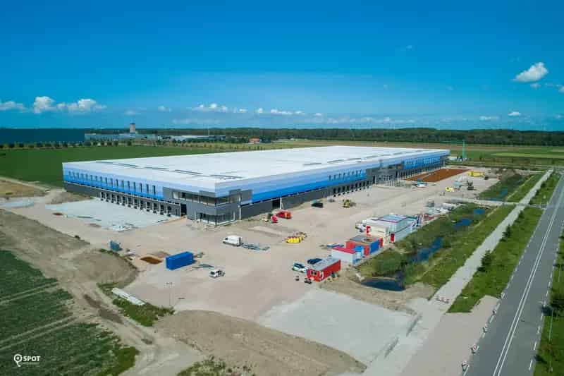 Bedrijfshal Lelystad Airport Business Park 77760m2 te huur