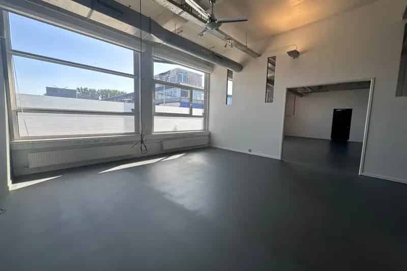 Kantoorruimte Amsterdam De Schinkel 339m² te huur