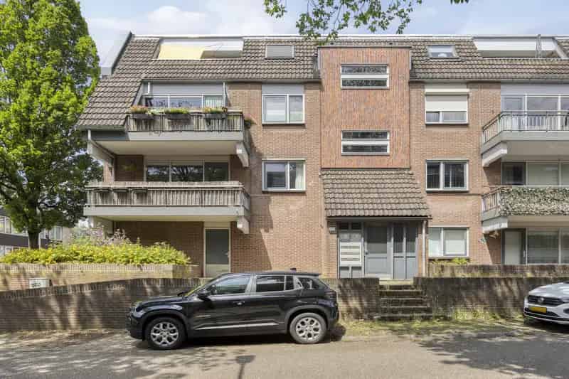 Licht appartement Klarendal Arnhem nabij winkels en OV