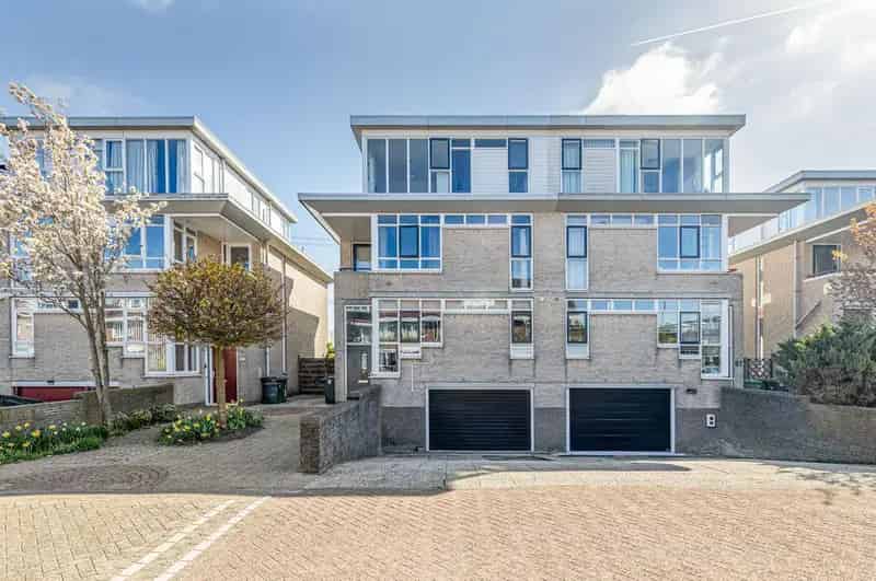 Luxe 5 Slaapkamers Split-Level Woning Rokkeveen