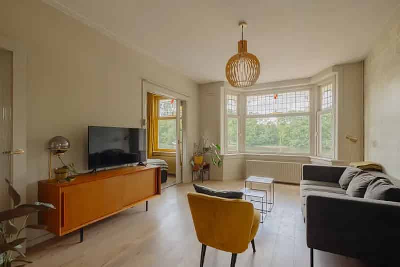 Appartement te koop Amsterdam: Lichtrijk 2 slaapkamer appartement met balkon